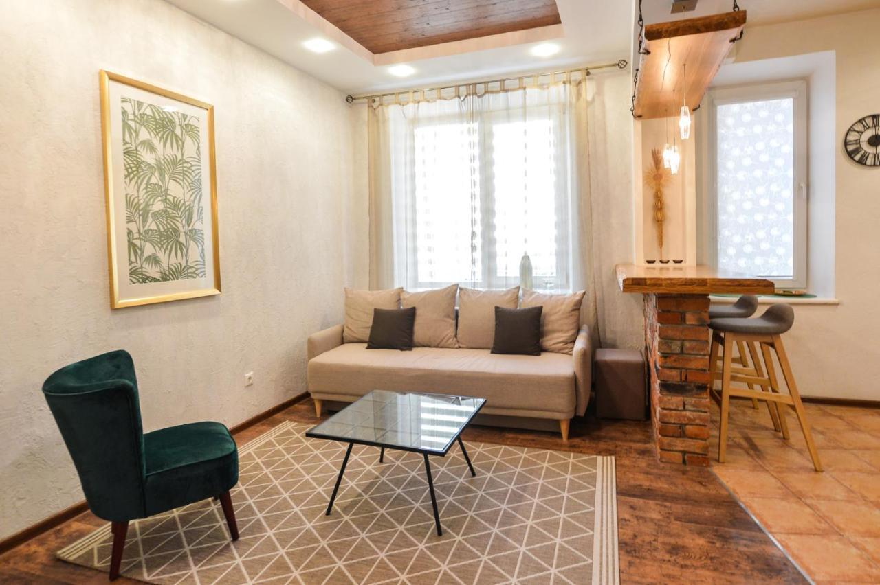 Courtyard Gallery Apartment With Free Parking Kaunas Ngoại thất bức ảnh